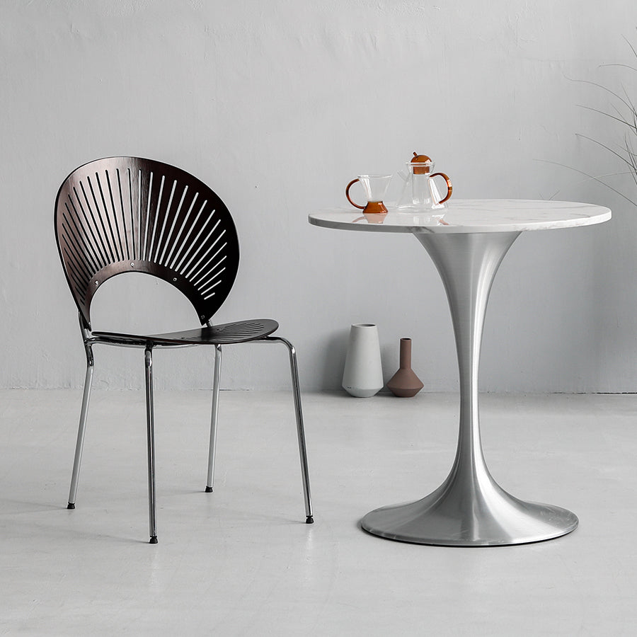 Chaise moderne en métal d'intérieur et d'extérieur, empilable, sans accoudoirs, à dossier ouvert, pour salle à manger