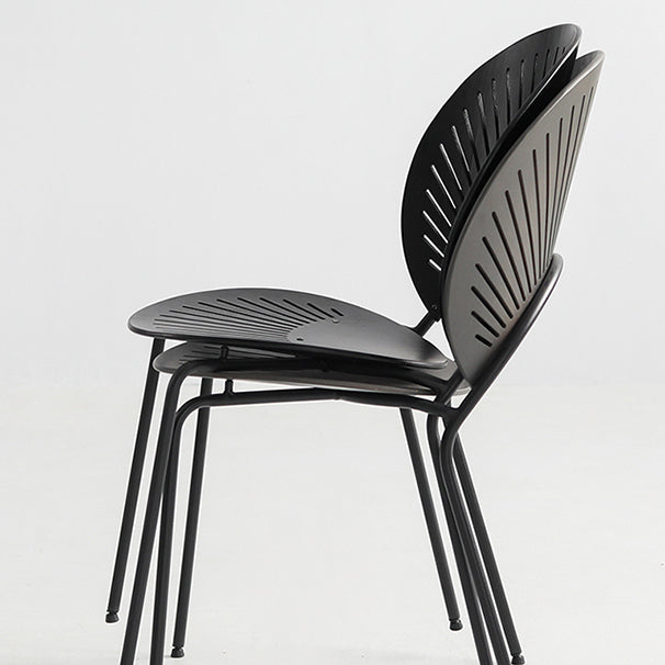Chaise moderne en métal d'intérieur et d'extérieur, empilable, sans accoudoirs, à dossier ouvert, pour salle à manger