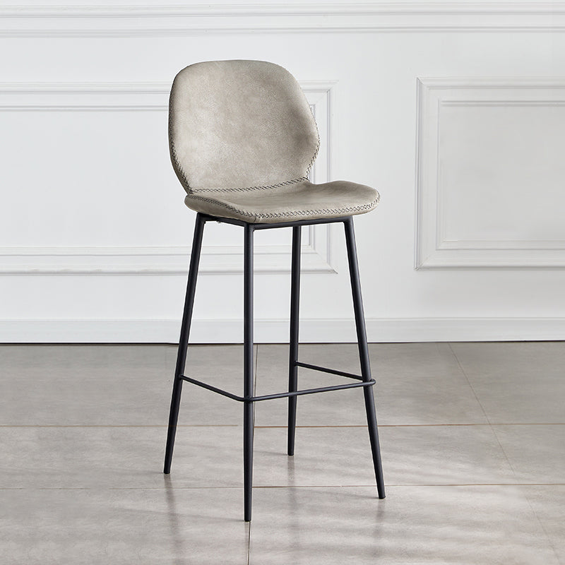 Taburete de bar de cuero moderno para interiores, taburete bajo con respaldo sin brazos y patas de acero