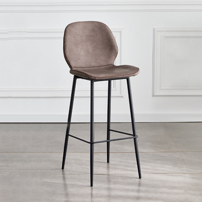 Taburete de bar de cuero moderno para interiores, taburete bajo con respaldo sin brazos y patas de acero