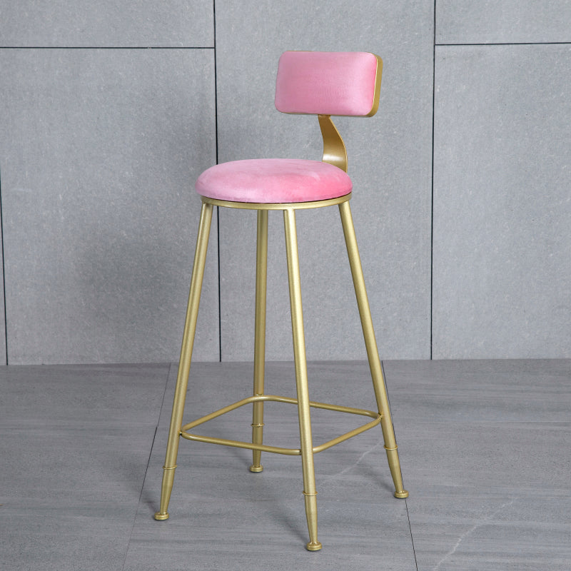 Samt Glam Low Back Back Stuhl Runder Innenschuhe mit goldenen Eisenbeinen
