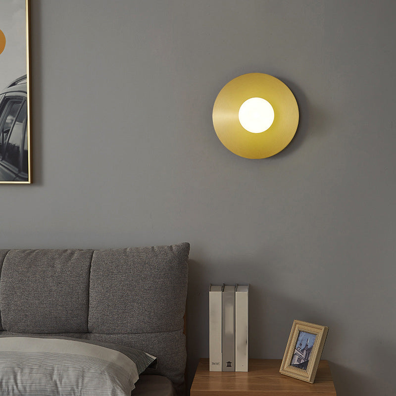 Luz de la pared dorada de la pared de metal de una cabeza posmoderna para sala de estar para sala de estar