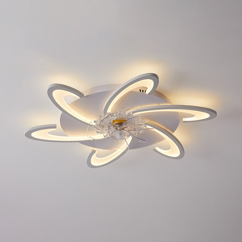 Nordische Metall Deckenlüftungslampe Multi-Head-LED-Flush-Montage-Leuchte mit klarem Kunststofflüfterblatt