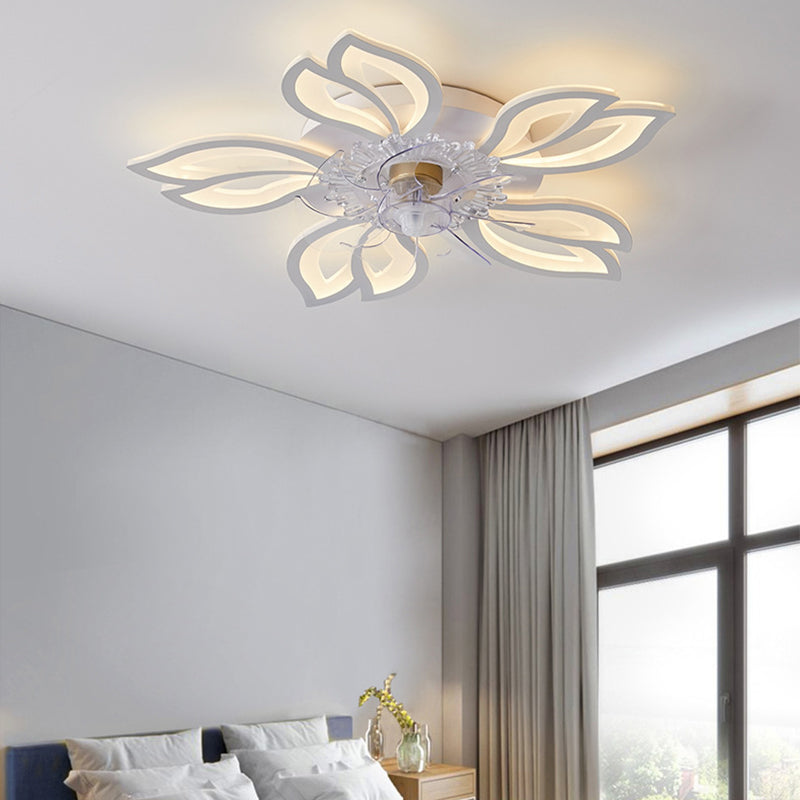 Nordische Metall Deckenlüftungslampe Multi-Head-LED-Flush-Montage-Leuchte mit klarem Kunststofflüfterblatt