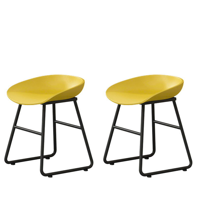 Contemporary Bucket Counter Bar Stool Armless Plastic Bar Stool with Footrest, Iron Base