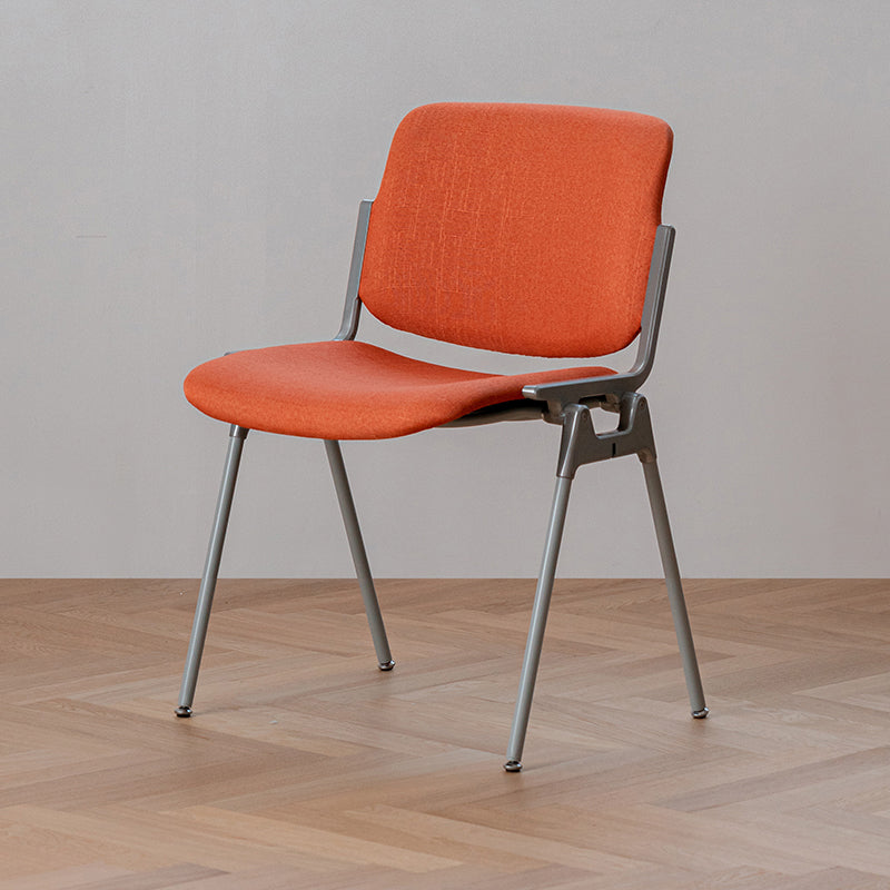 Silla de comedor estilo moderno sin brazos con respaldo abierto y patas de metal