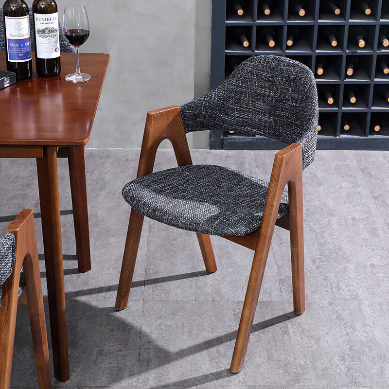 Salle d'étude scandinave, fauteuil à dossier ouvert, chaise de salle à manger rembourrée au fini mat