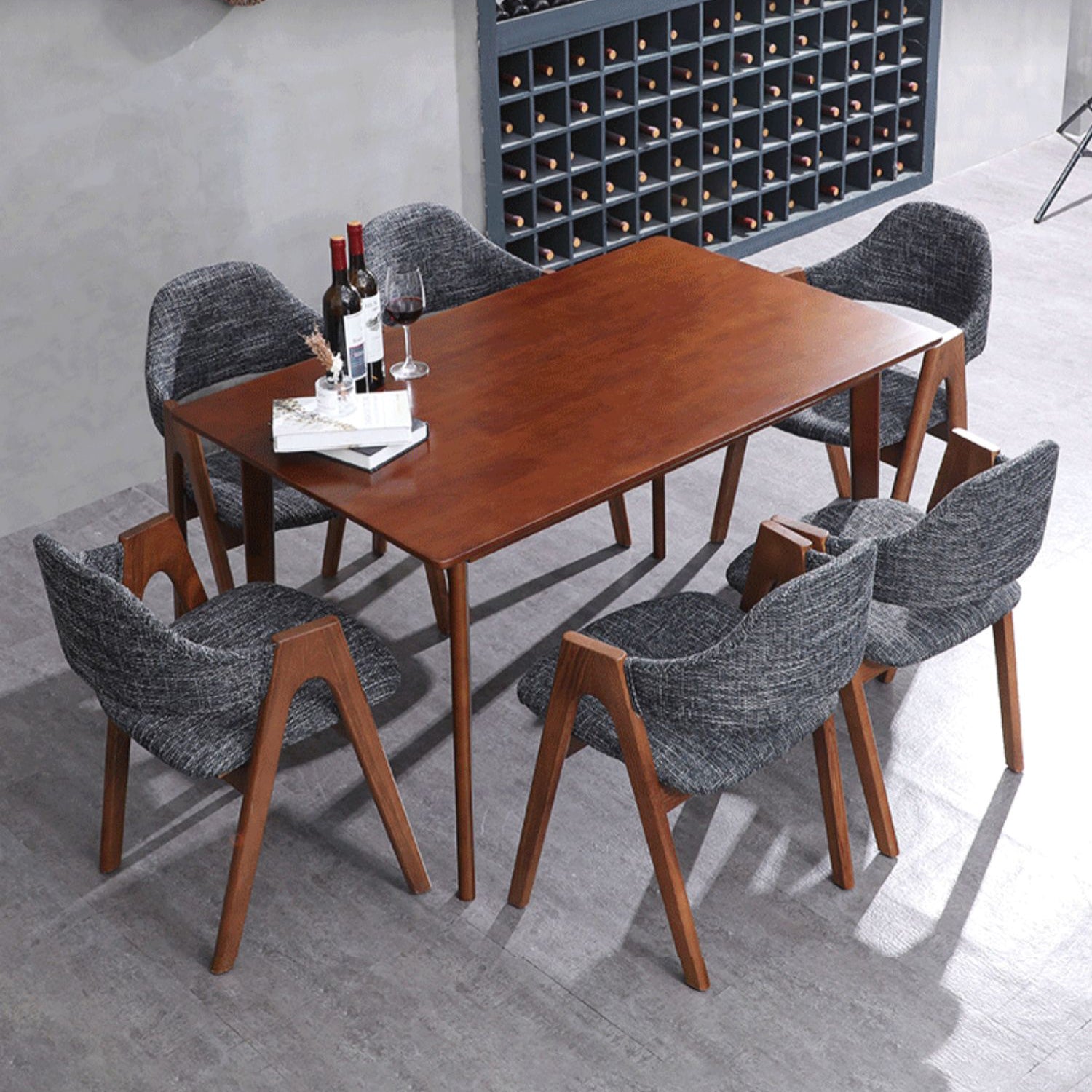 Salle d'étude scandinave, fauteuil à dossier ouvert, chaise de salle à manger rembourrée au fini mat