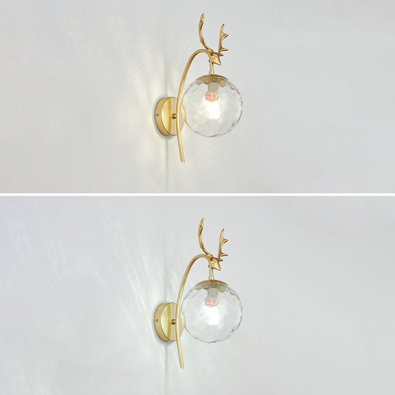 Lámpara de lámparas de apliques de pelota de vidrio de estilo simple Lámpara de pared de asta de una cabeza para dormitorio