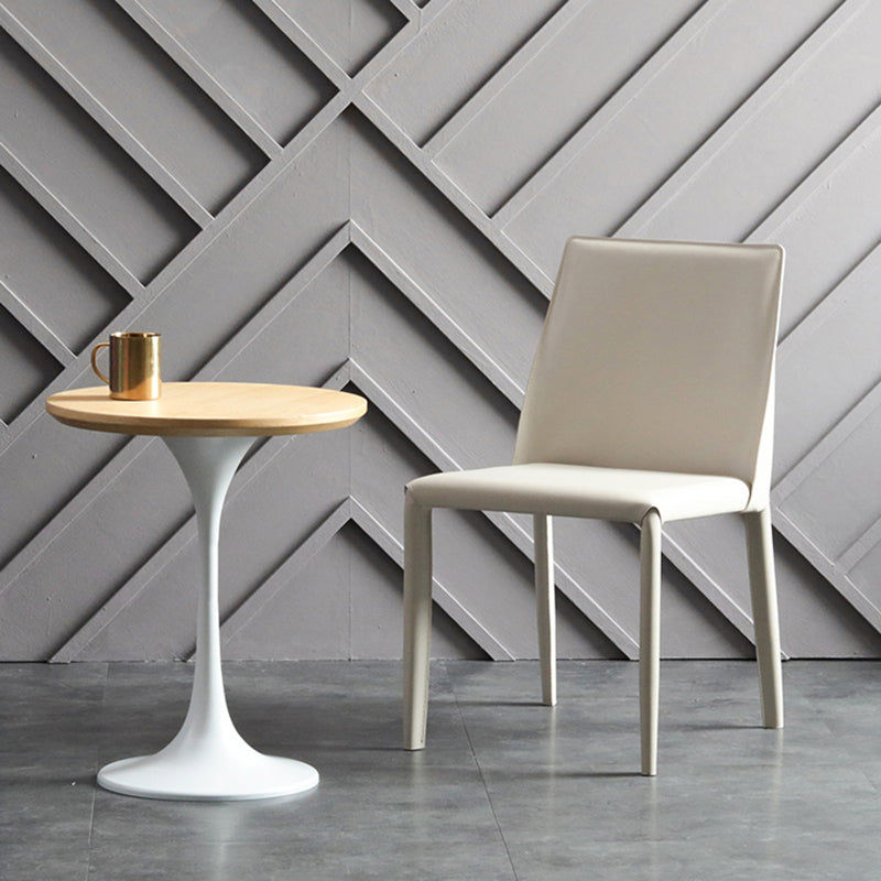 Silla sin brazos de comedor de metal moderno, silla lateral de comedor de cuero para uso en restaurantes