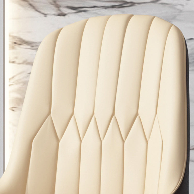 Chaises de salle à manger en cuir de style scandinave