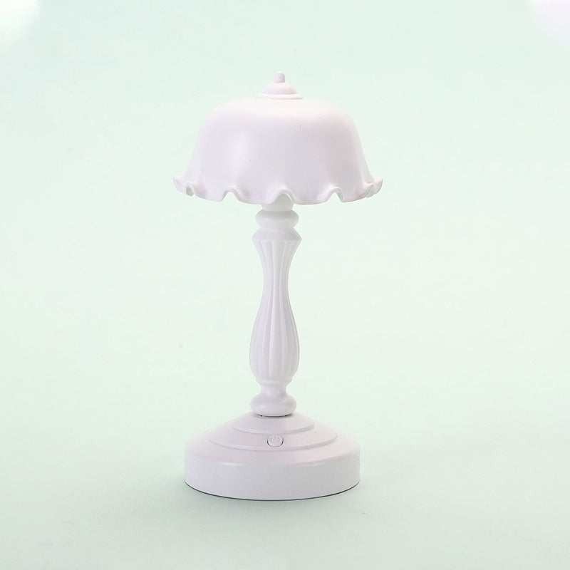 Flower USB Charging Table Lamp Contemporary Style Macaron Desk Lamp for Bedroom