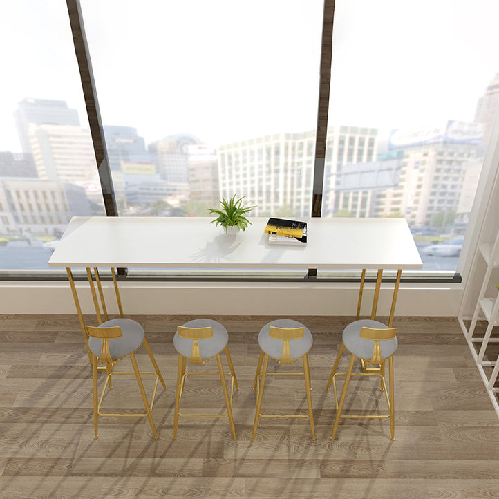 Mesa de barra de barra de estilo nórdico mesa de pub de pino con base de oro para comedor