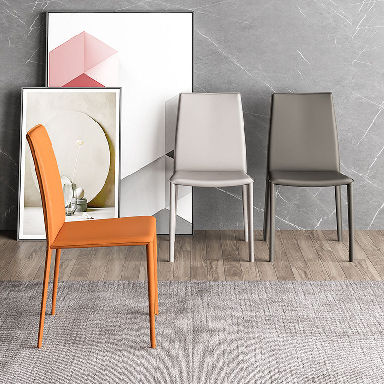 Silla de comedor curvada de cuero contemporánea Silla Parsons para Brasserie
