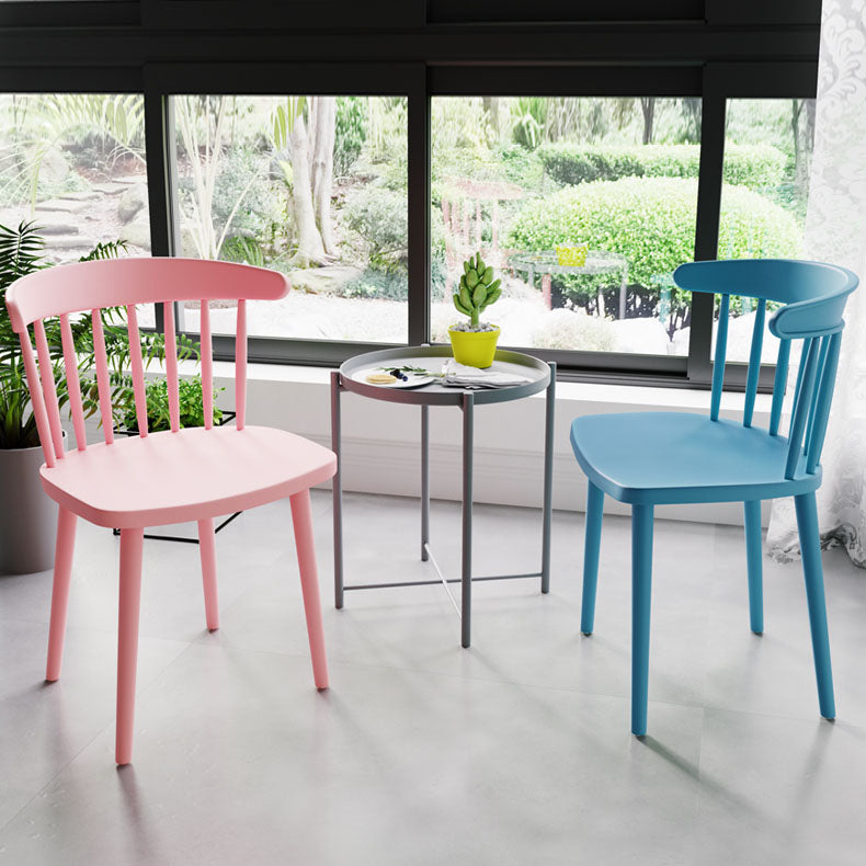 Sillas acrílicas modernas para interiores y exteriores Silla auxiliar de comedor Windsor