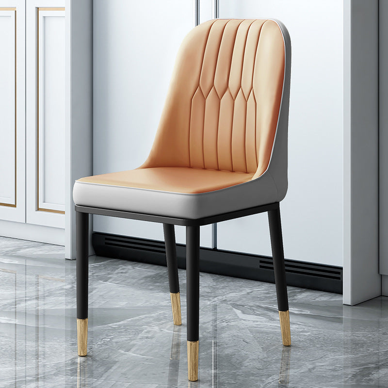Chaises de salle à manger et d'appoint courbées en cuir contemporaines Parsons Chairs
