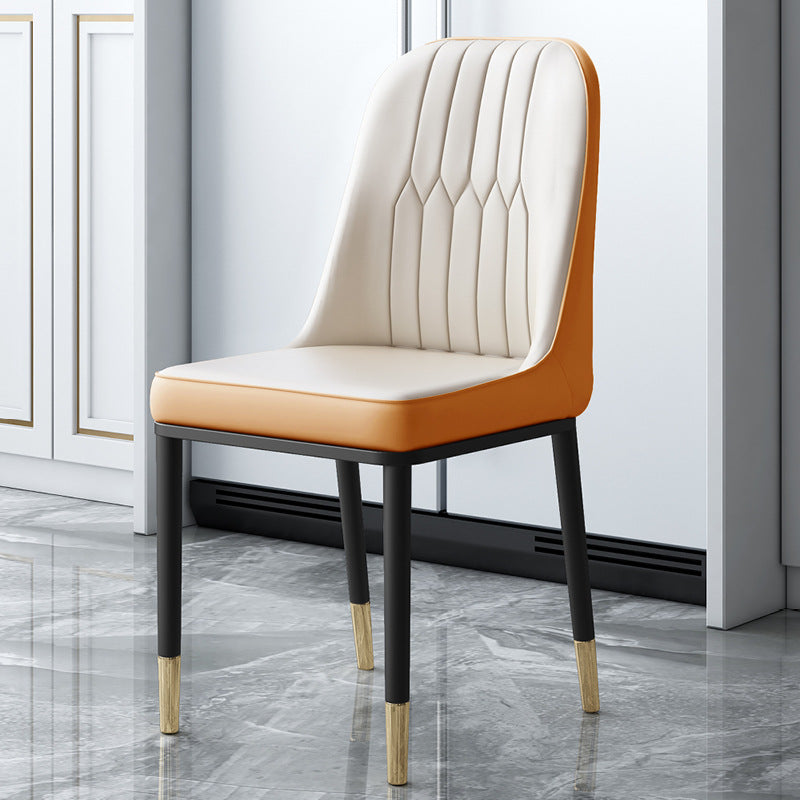 Chaises de salle à manger et d'appoint courbées en cuir contemporaines Parsons Chairs