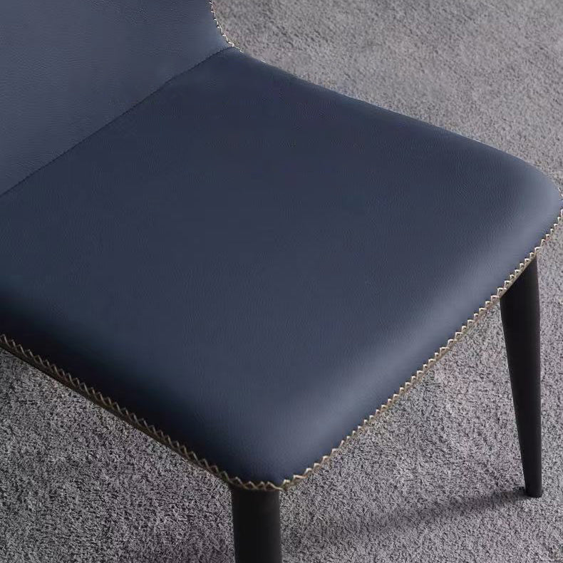 Chaise latéral de finale à oreilles contemporaine chaise courbe en cuir en cuir pour la brasserie