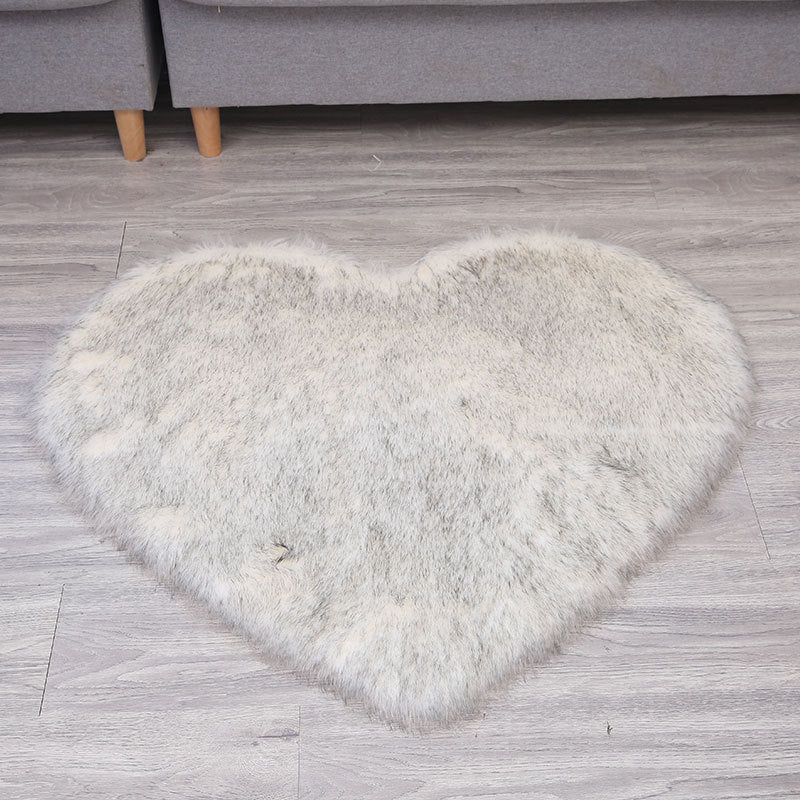 Tapis en peluche en forme de cœur tapis lavable de machine sans glissement convivial pour la maison