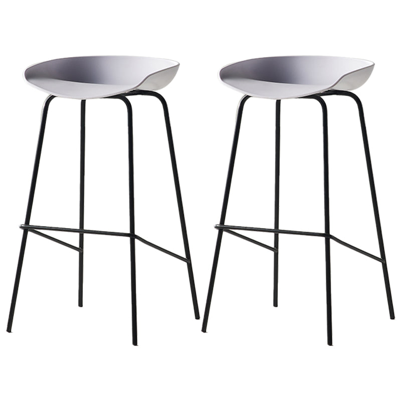 Scandinavian Metal Black Counter Stools Bucket Seat Bar Stools with Footrest