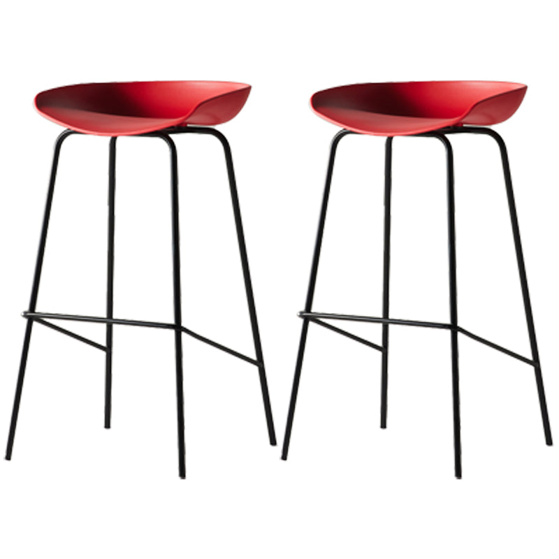 Scandinavian Metal Black Counter Stools Bucket Seat Bar Stools with Footrest