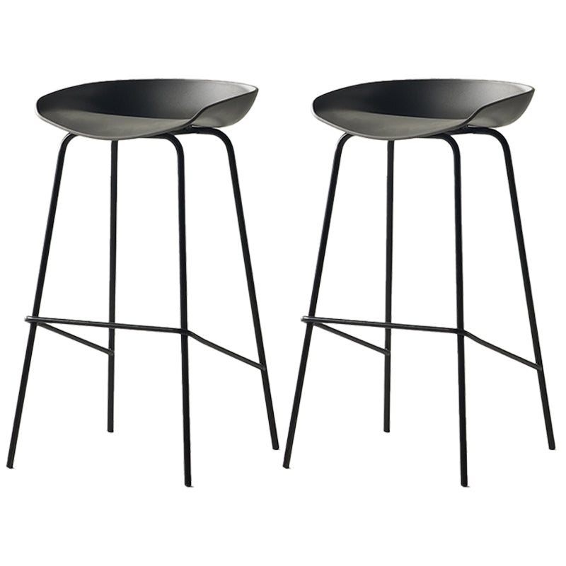Scandinavian Metal Black Counter Stools Bucket Seat Bar Stools with Footrest