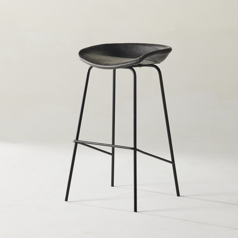 Scandinavian Metal Black Counter Stools Bucket Seat Bar Stools with Footrest