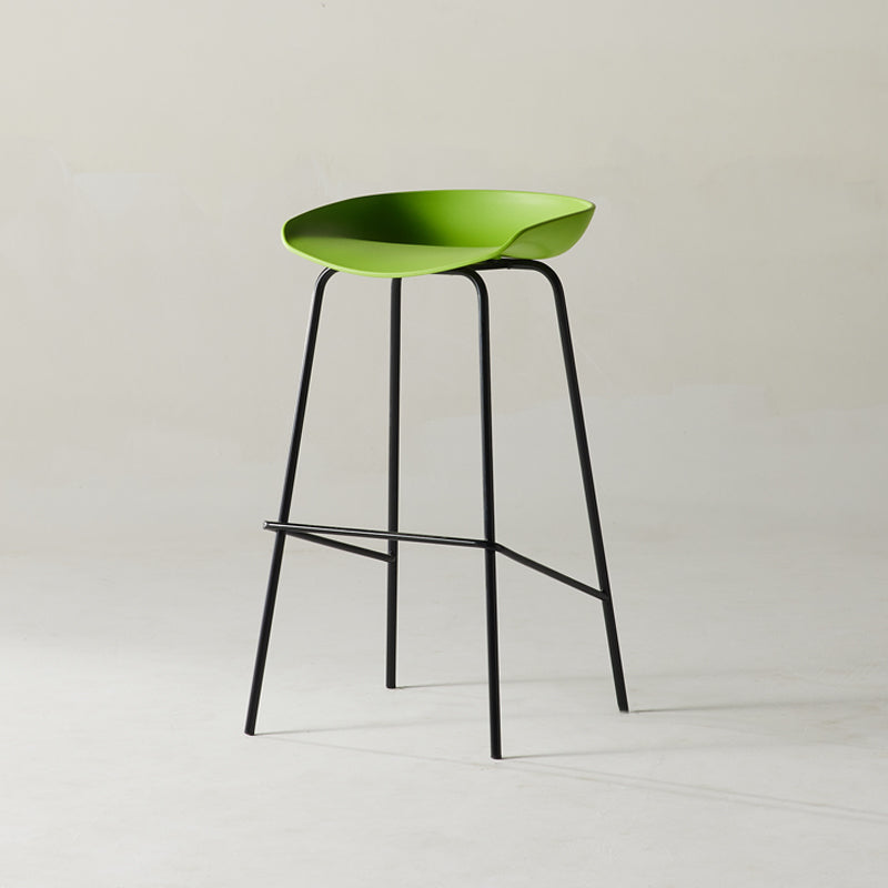 Scandinavian Metal Black Counter Stools Bucket Seat Bar Stools with Footrest