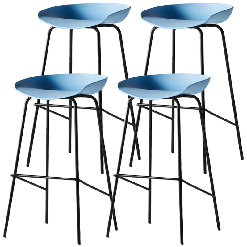 Scandinavian Metal Black Counter Stools Bucket Seat Bar Stools with Footrest