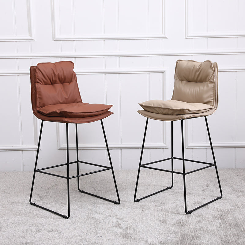 Moderne Rückenlehne Armless Counterhocker Steel Café Barhocker mit Lederkissen