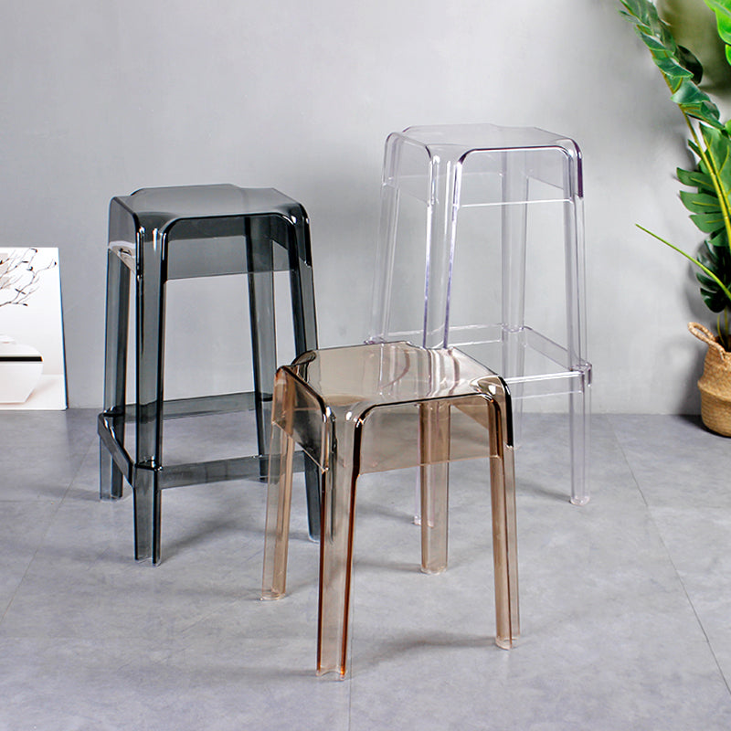 Stapelbarer Nordic-Barhocker aus Kunststoff, einfacher hoher Innenhocker mit quadratischem Sitz