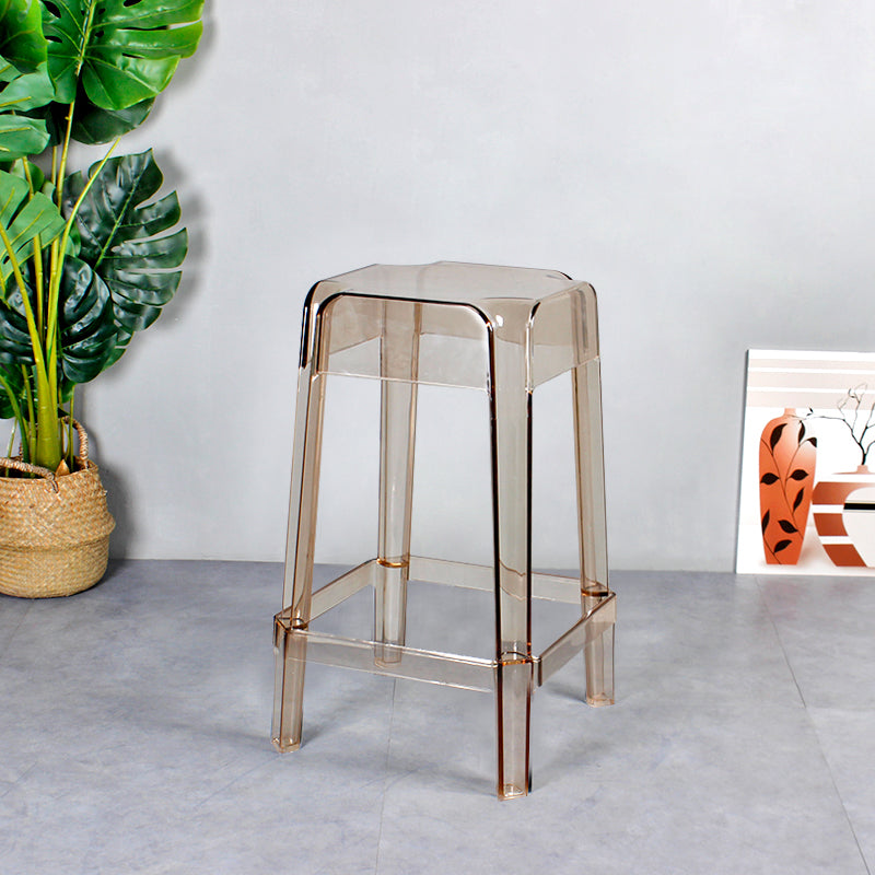 Stapelbarer Nordic-Barhocker aus Kunststoff, einfacher hoher Innenhocker mit quadratischem Sitz