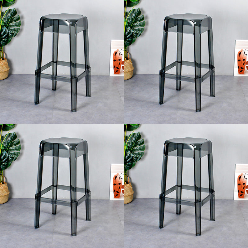Stapelbarer Nordic-Barhocker aus Kunststoff, einfacher hoher Innenhocker mit quadratischem Sitz