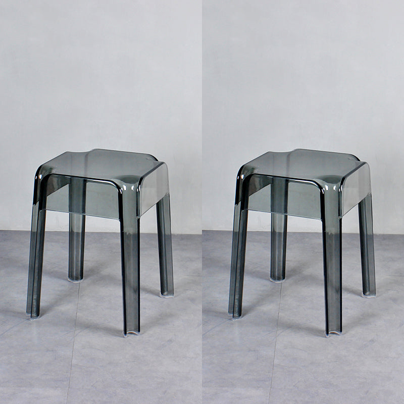 Stapelbarer Nordic-Barhocker aus Kunststoff, einfacher hoher Innenhocker mit quadratischem Sitz