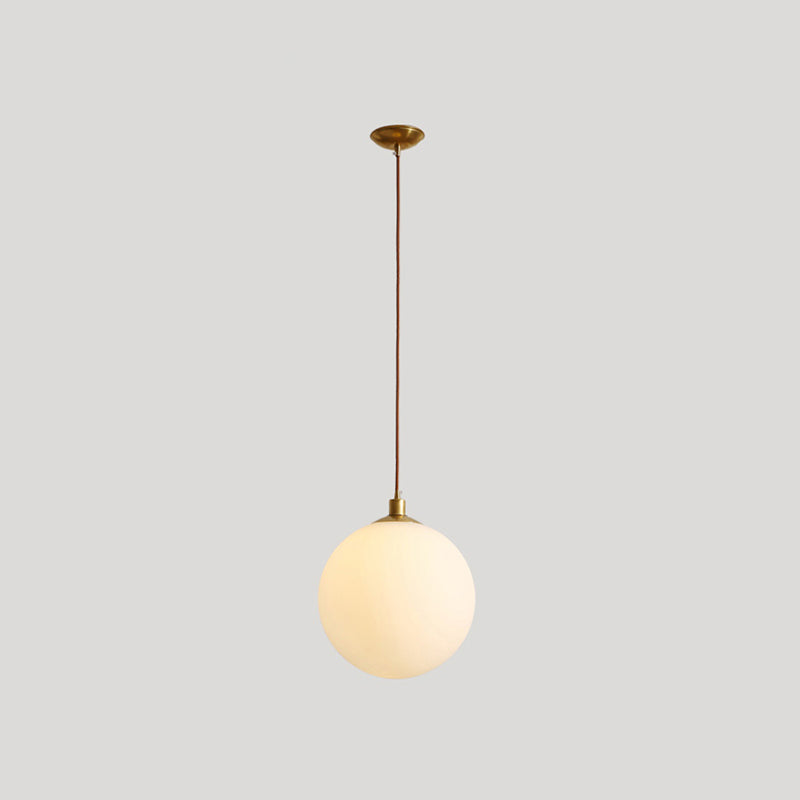 Luxury Luxury Single Pendant Light Copper Globe suspendu lampe avec une teinte en verre blanc