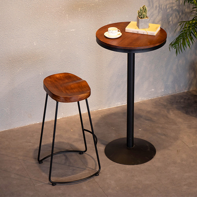 Tabla de barra de hierro negro industrial 21.6 "W Tapa de bistro de madera marrón redonda para cafetería