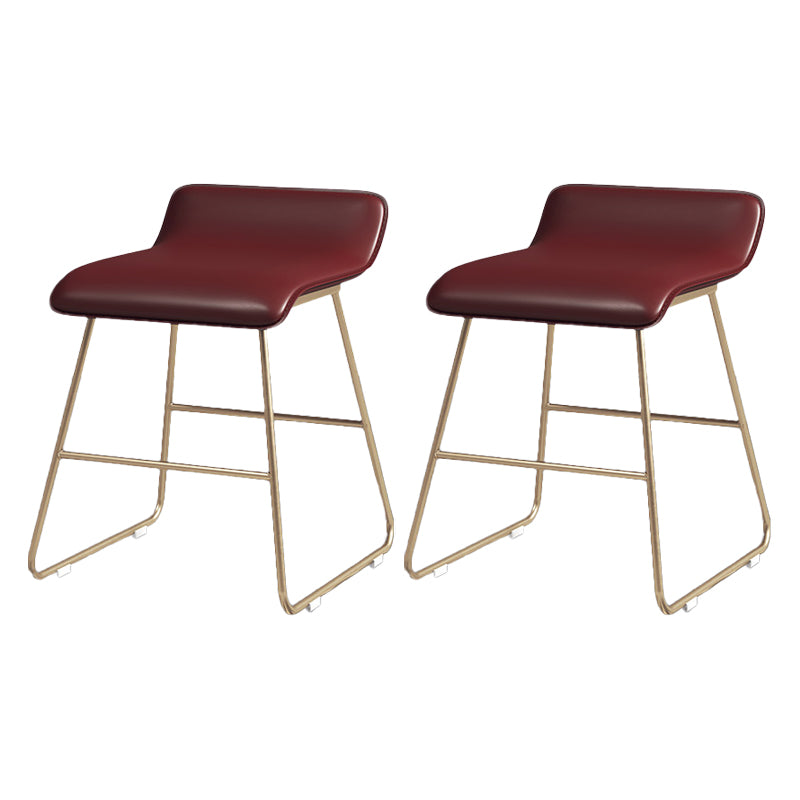 Taburete de bar redondo Glam, taburete de bar de cuero sin brazos con reposapiés, base de hierro
