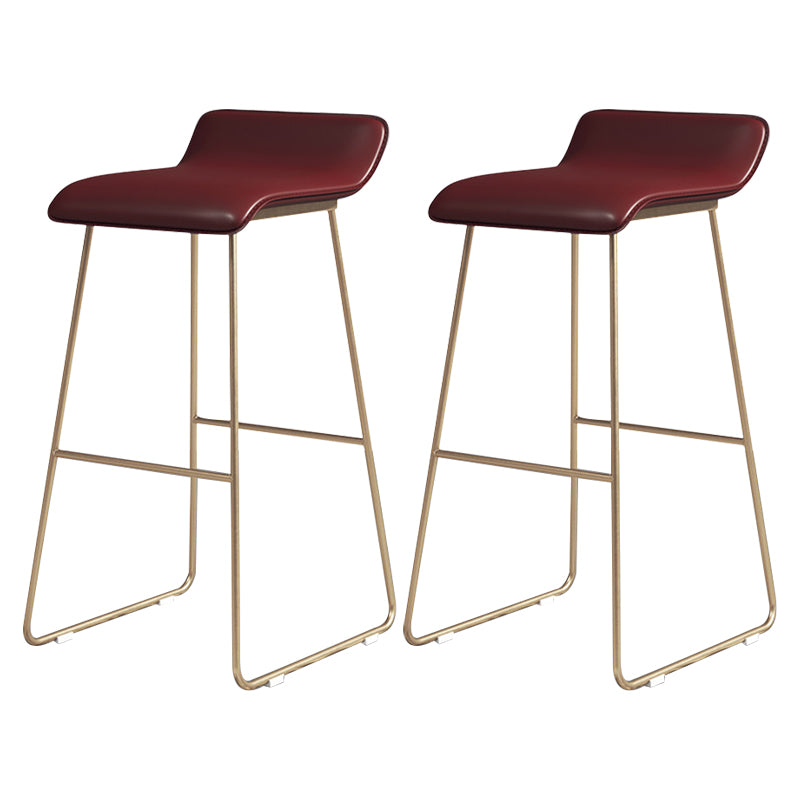 Taburete de bar redondo Glam, taburete de bar de cuero sin brazos con reposapiés, base de hierro