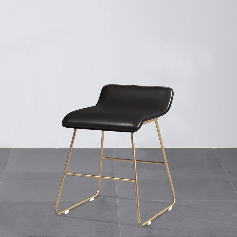 Taburete de bar redondo Glam, taburete de bar de cuero sin brazos con reposapiés, base de hierro