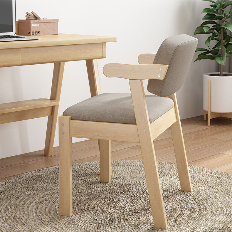 Chaise de bras intérieur scandinave rembourré en bois ouvert à l'arrière-salle à manger
