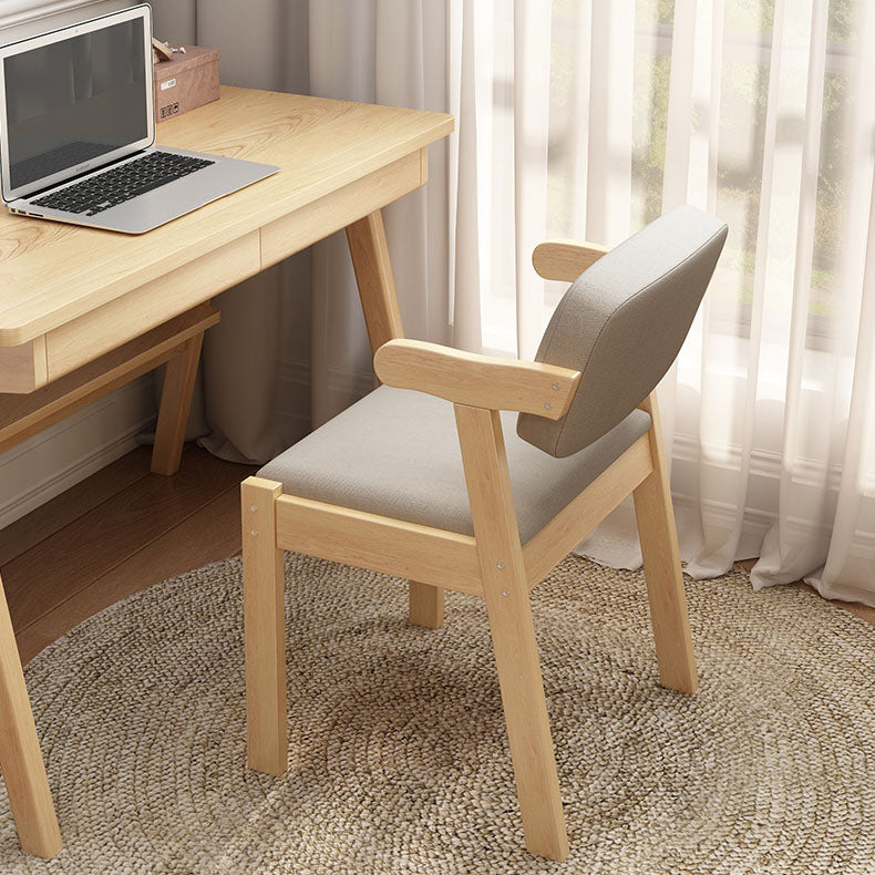 Chaise de bras intérieur scandinave rembourré en bois ouvert à l'arrière-salle à manger