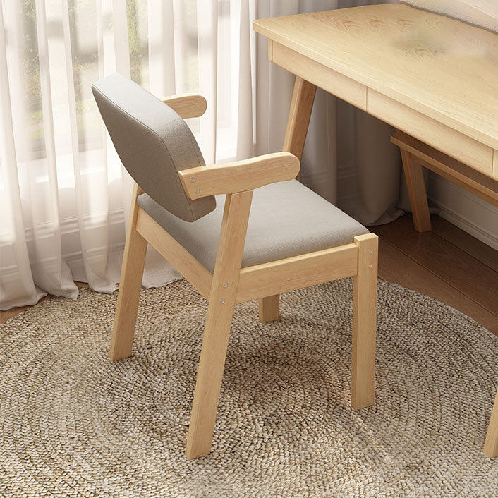 Chaise de bras intérieur scandinave rembourré en bois ouvert à l'arrière-salle à manger