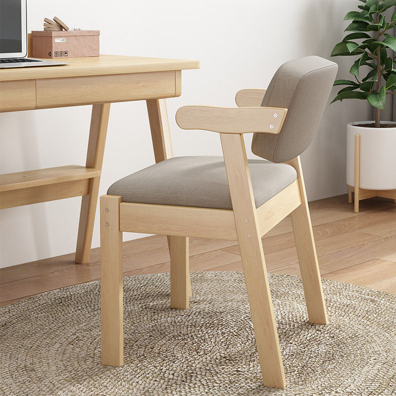 Chaise de bras intérieur scandinave rembourré en bois ouvert à l'arrière-salle à manger