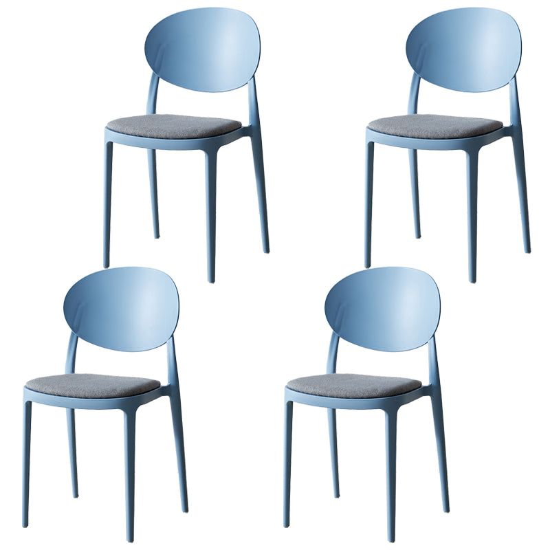 Silla de comedor de plástico mate con respaldo abierto para restaurante escandinavo