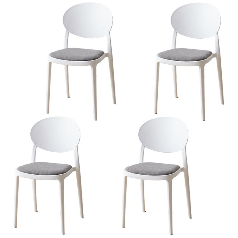 Silla de comedor de plástico mate con respaldo abierto para restaurante escandinavo