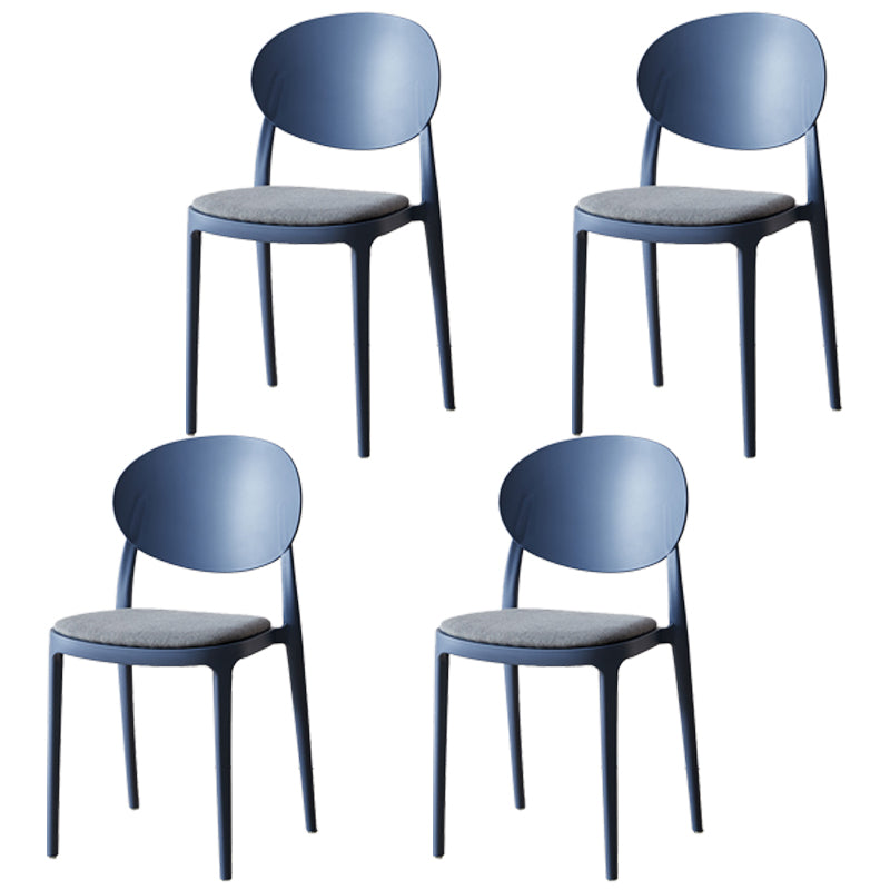 Silla de comedor de plástico mate con respaldo abierto para restaurante escandinavo
