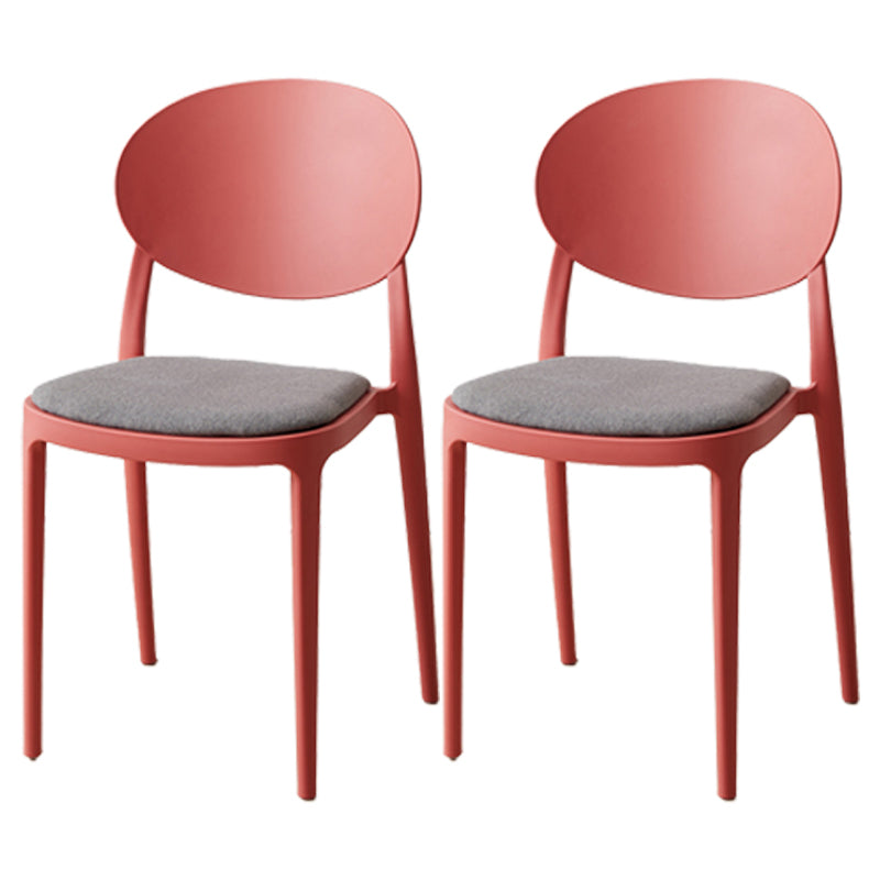 Silla de comedor de plástico escandinavo con respaldo abierto y acabado mate