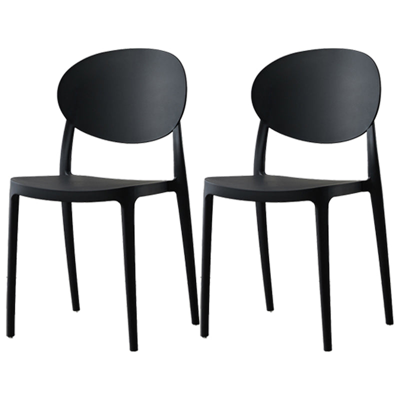 Silla de comedor de plástico escandinavo con respaldo abierto y acabado mate