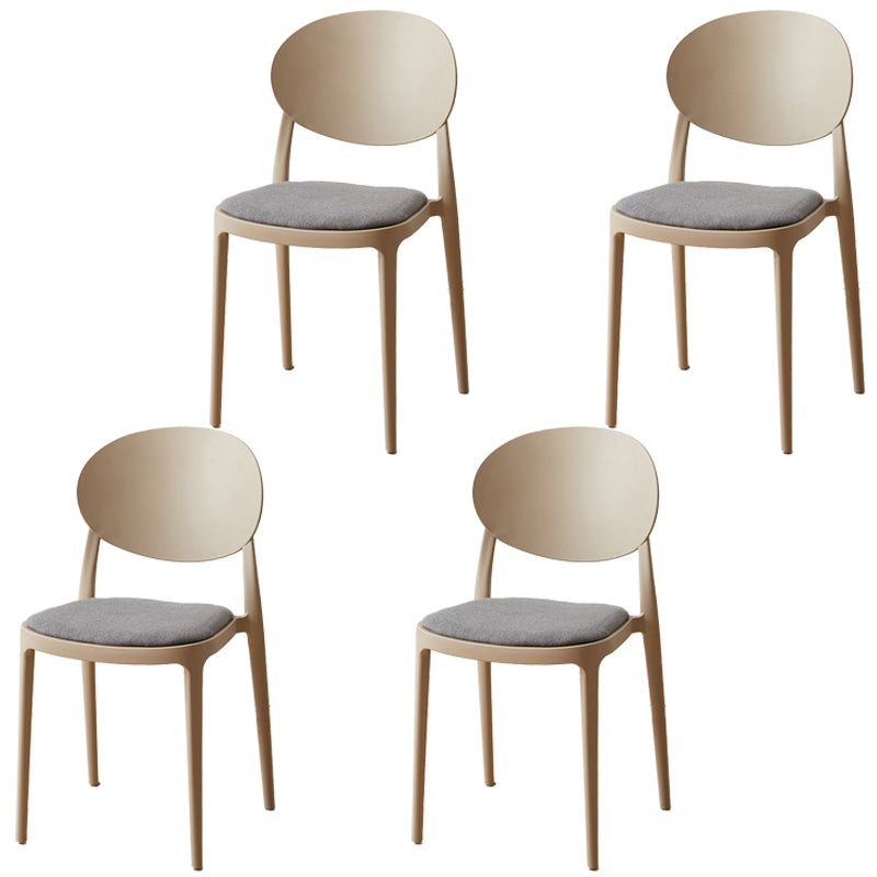 Silla de comedor de plástico escandinavo con respaldo abierto y acabado mate