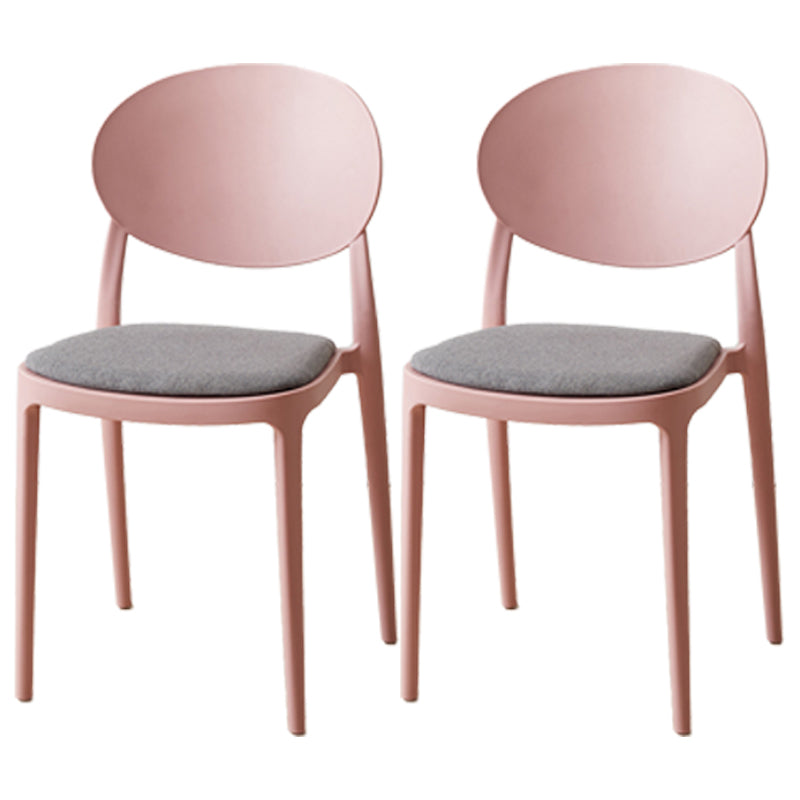 Silla de comedor de plástico escandinavo con respaldo abierto y acabado mate